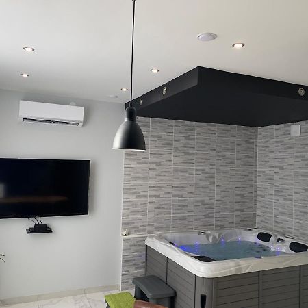 Appartement Spa Gingko, N1 Valenciennes, Wifi, Netflix Aulnoy-lez-Valenciennes Luaran gambar